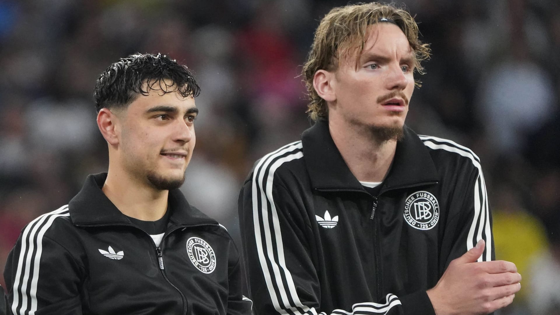 Aleksandar Pavlović (l.) und Nick Woltemade: Die beiden Nationalspieler pflegen offenbar eine gute Freundschaft. Aleksandar Pavlović (l.) und Nick Woltemade: Die beiden Nationalspieler pflegen offenbar eine gute Freundschaft.