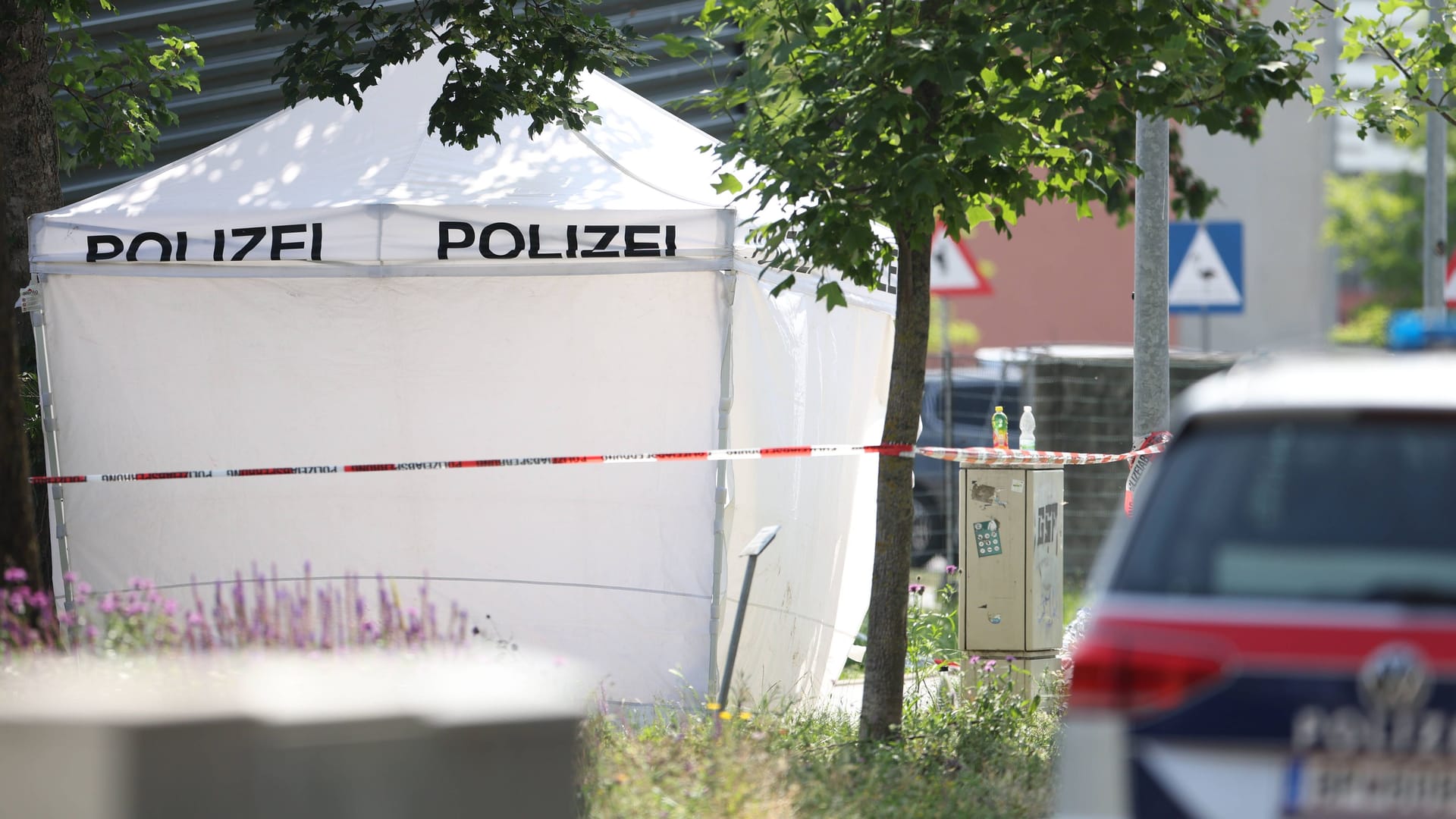 Graz: In der österreichischen Stadt gab es nach einem Amoklauf an einer Schule einen Polizeigroßeinsatz. Graz: In der österreichischen Stadt gab es nach einem Amoklauf an einer Schule einen Polizeigroßeinsatz.