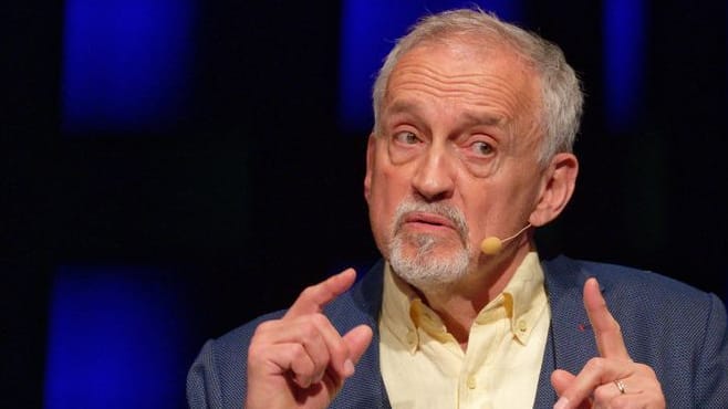 Jussi Adler-Olsen: Der dänische Autor ist unheilbar krank. Jussi Adler-Olsen: Der dänische Autor ist unheilbar krank.