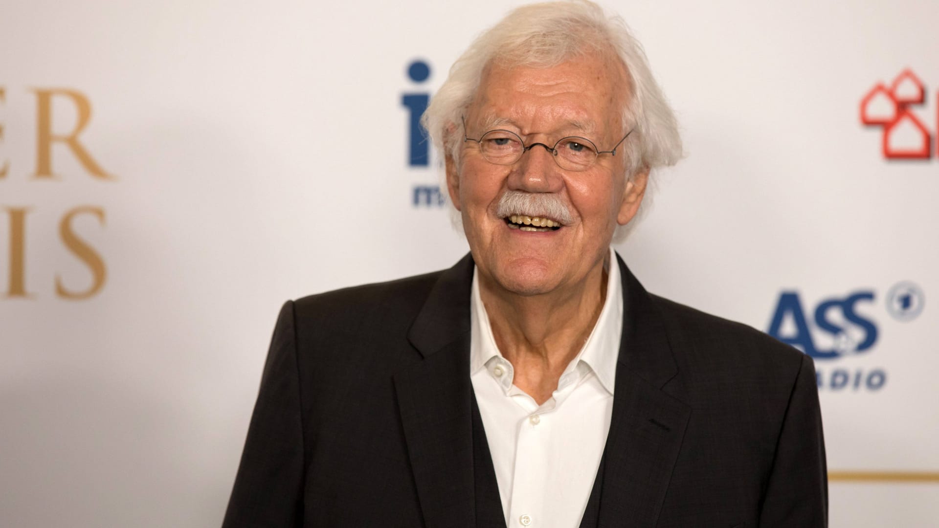 Carlo von Tiedemann: Der Moderator war für seine markante Stimme bekannt. Carlo von Tiedemann: Der Moderator war für seine markante Stimme bekannt.