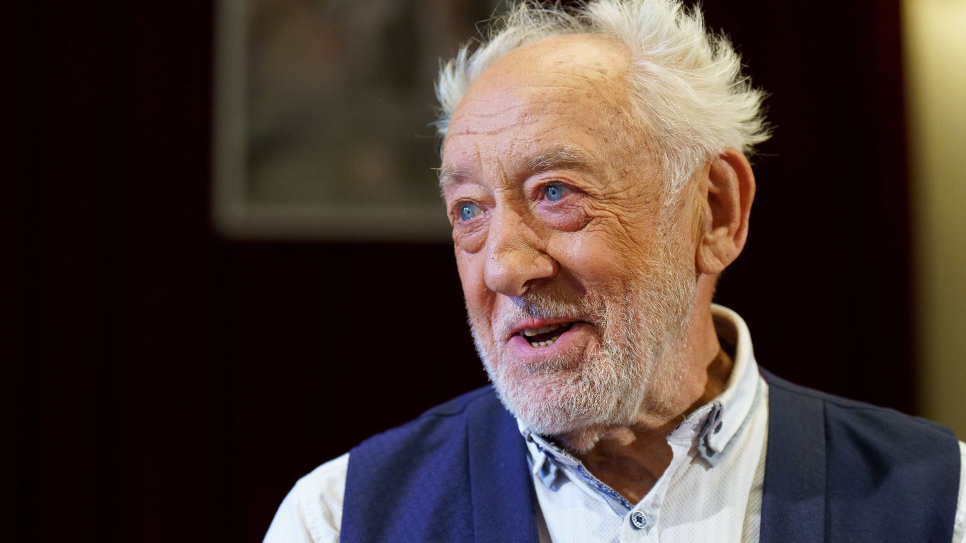 Dieter Hallervorden: Der Kabarettist übt Kritik am Bundeskanzler. Dieter Hallervorden: Der Kabarettist übt Kritik am Bundeskanzler.