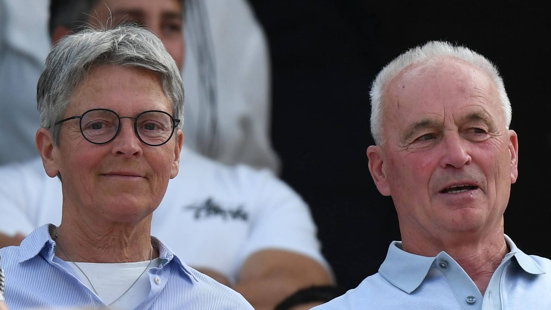 Karin Groß (links) und Hans Wirtz: Die Eltern von Florian Wirtz sehen jedes Spiel ihres Sohnes. Karin Groß (links) und Hans Wirtz: Die Eltern von Florian Wirtz sehen jedes Spiel ihres Sohnes.