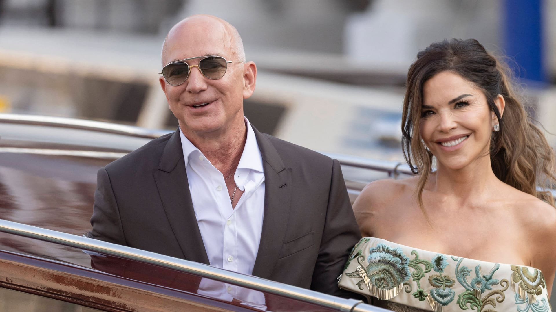 Jeff Bezos und Lauren Sánchez: Das Paar wird am Freitag heiraten. Jeff Bezos und Lauren Sánchez: Das Paar wird am Freitag heiraten.