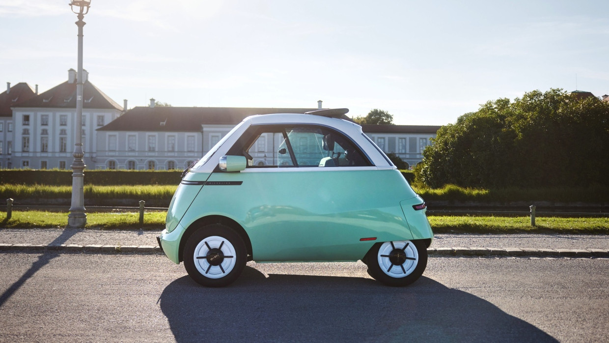 Eine Isetta? Nein, ein Microlino! Die optische Nähe zu BMWs Kabinenroller ist kaum zu übersehen, zumal die Abmessungen ziemlich ähnlich sind.