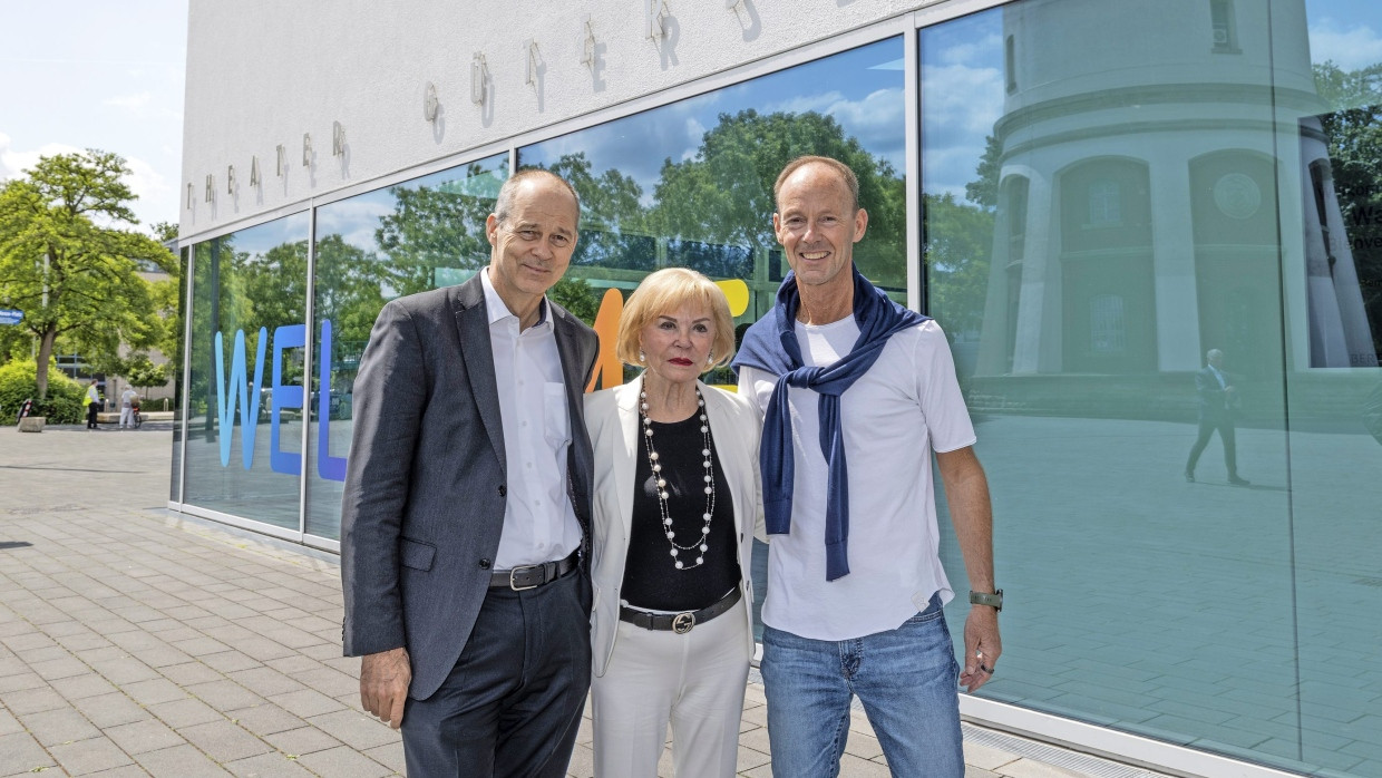 Das Bertelsmann-Machtzentrum: Christoph Mohn, Liz Mohn und Thomas Rabe am Rande des Managementtreffens in Gütersloh Anfang Juni.