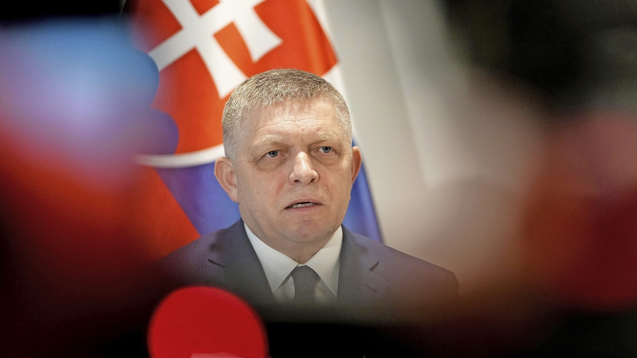 Der slowakische Ministerpräsident Robert Fico denkt laut über einen Autritt aus der NATO nach.