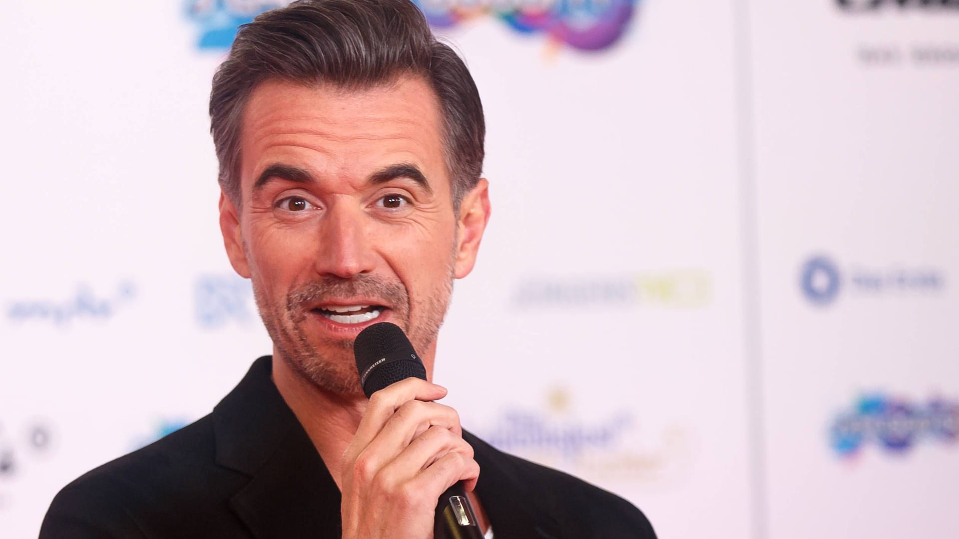 Florian Silbereisen: Der Showmaster ist 43 Jahre alt. Florian Silbereisen: Der Showmaster ist 43 Jahre alt.