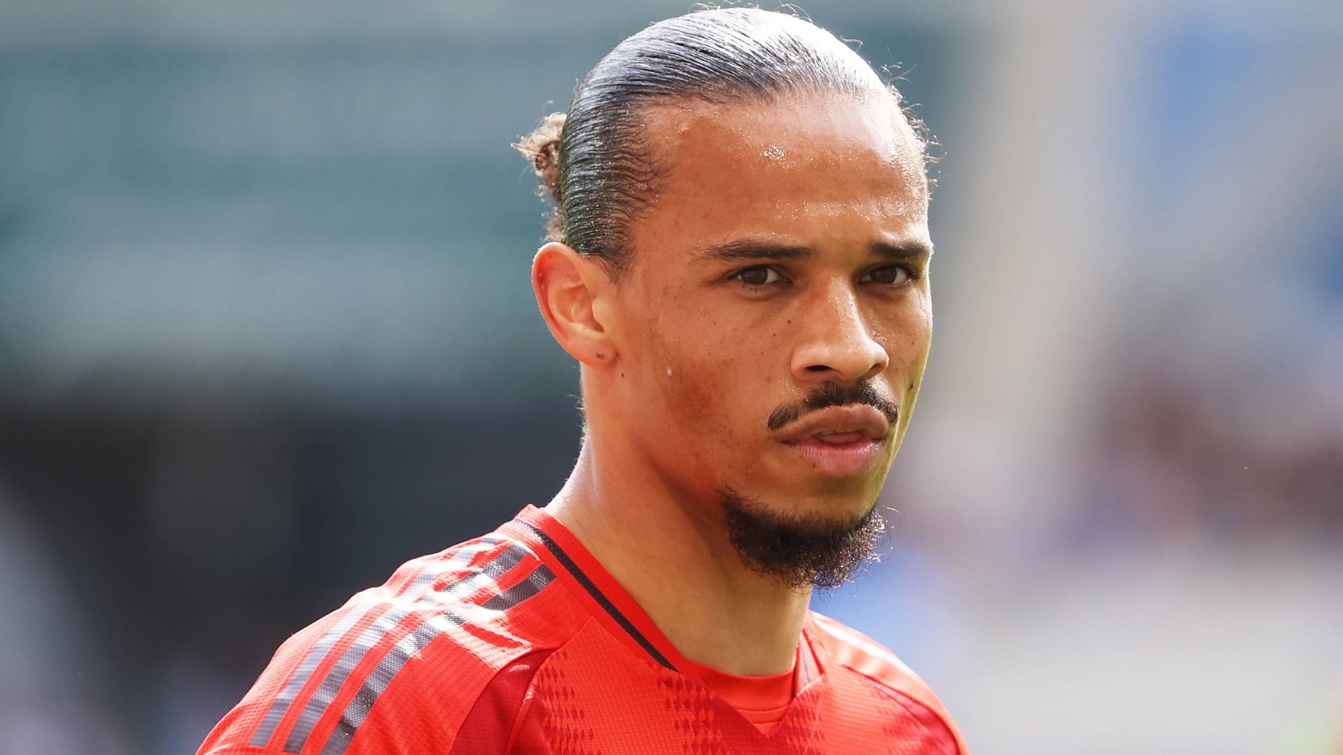Auf dem Weg nach Istanbul: Leroy Sané wird in der kommenden Saison wohl ein gelb-rotes Trikot tragen. Auf dem Weg nach Istanbul: Leroy Sané wird in der kommenden Saison wohl ein gelb-rotes Trikot tragen.