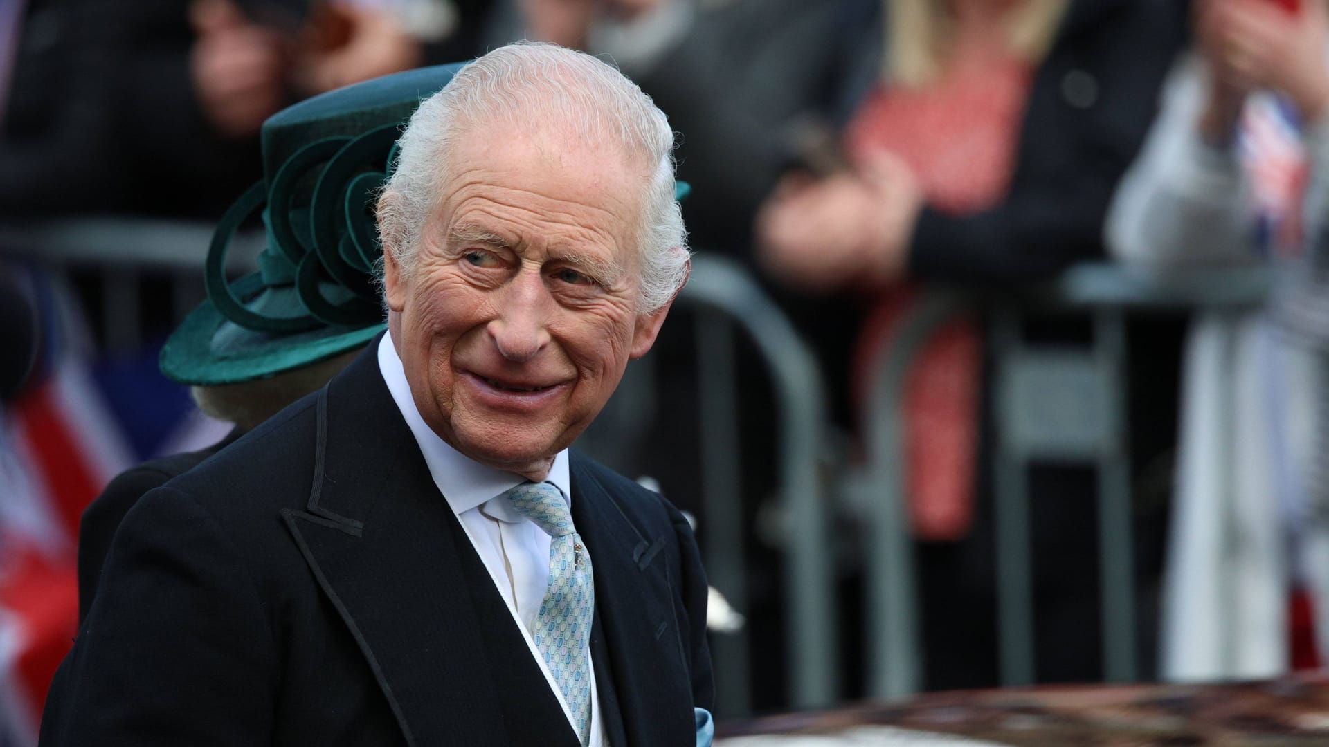 König Charles III.: Der britische König wird bei Trooping the Color geehrt.