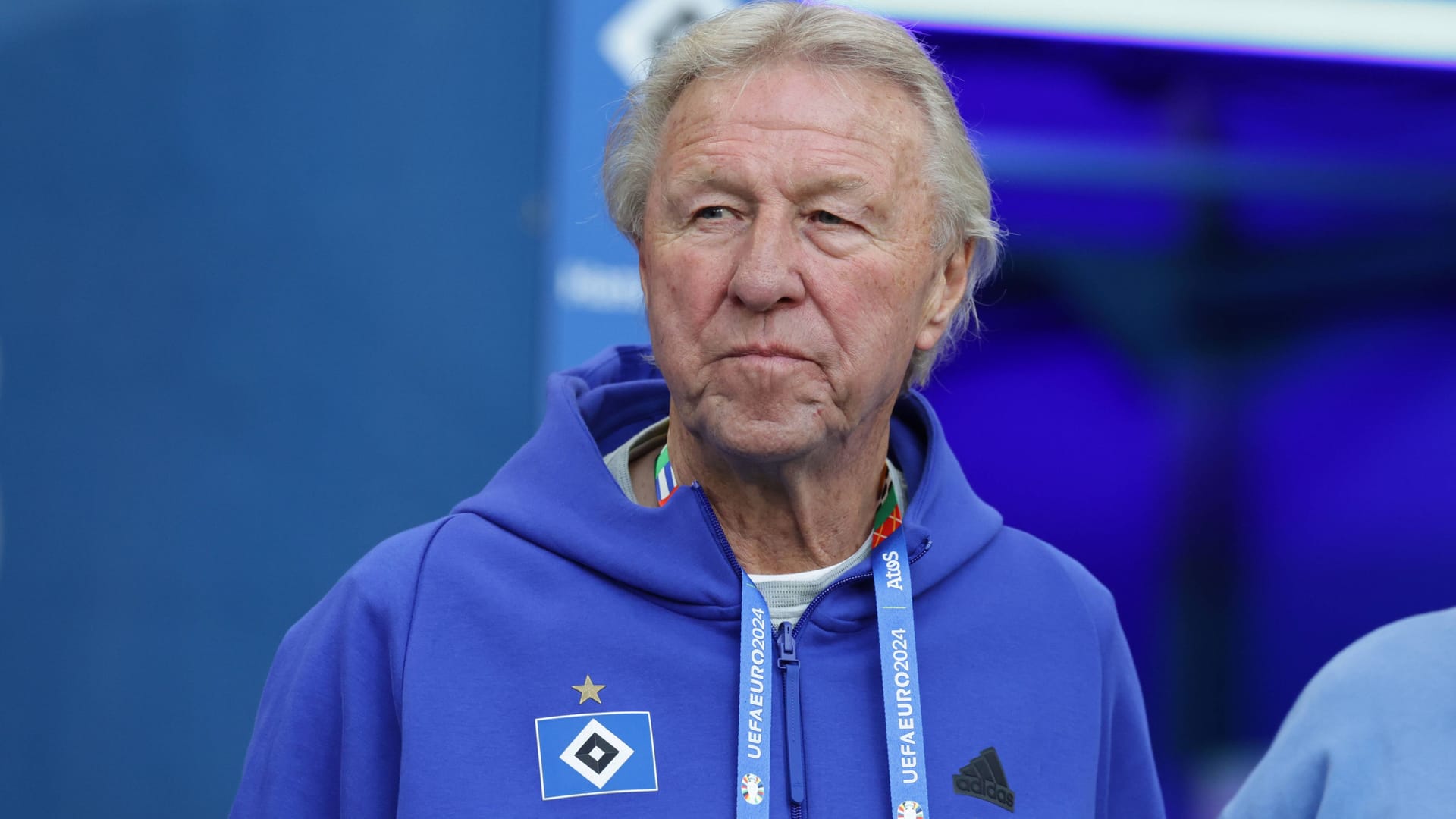 Horst Hrubesch: Der HSV-Nachwuchschef fordert einen konkurrenzfähigen Kader für die Bundesliga.
