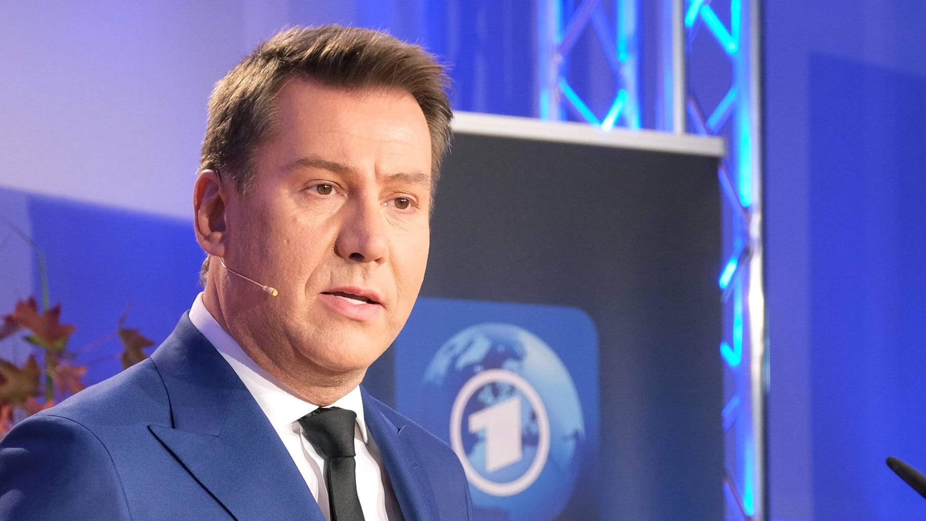 Jens Riewa: Seit Anfang der Neunzigerjahre ist der Journalist bei der "Tagesschau". Jens Riewa: Seit Anfang der Neunzigerjahre ist der Journalist bei der "Tagesschau".