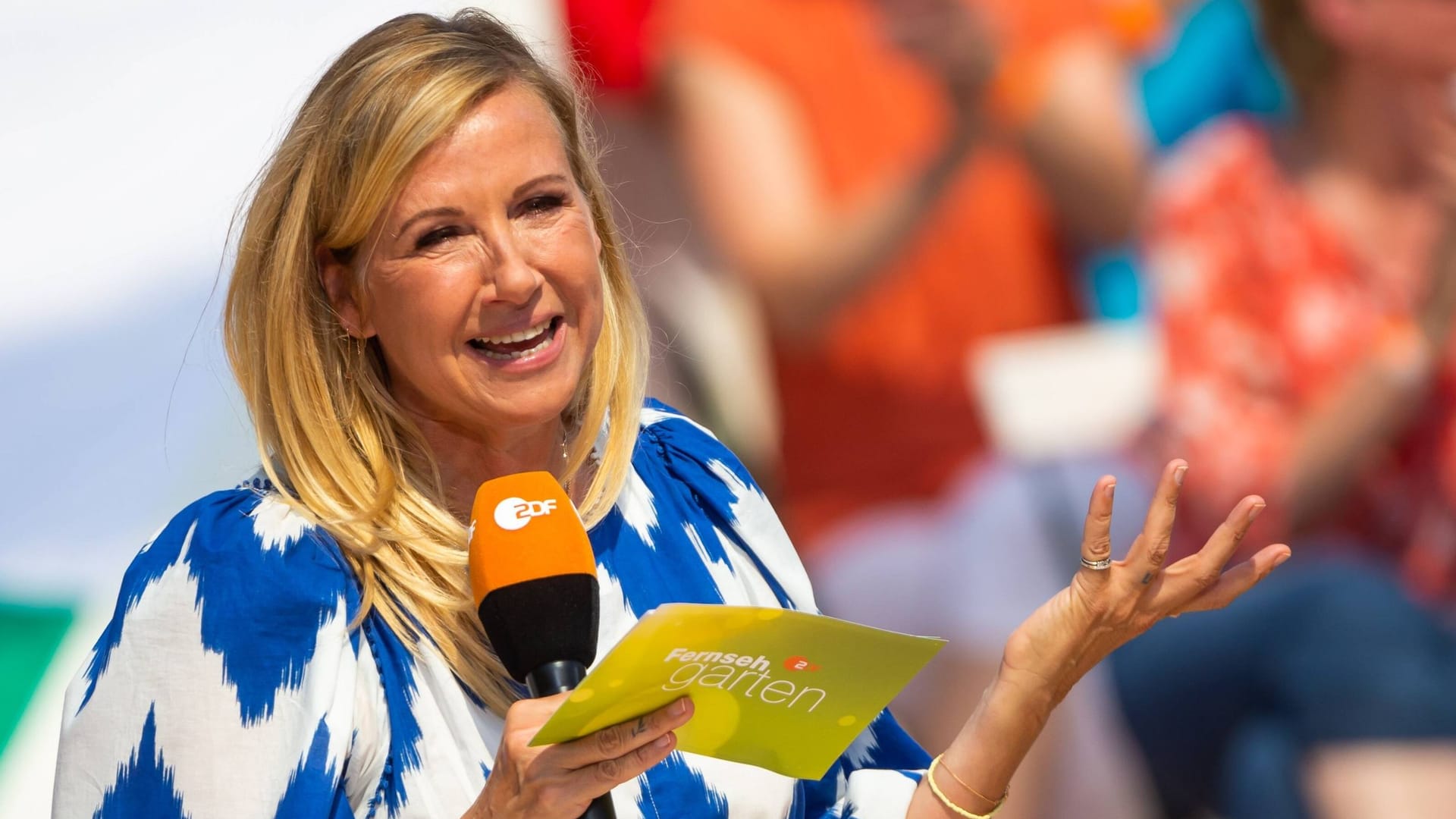 Andrea Kiewel: Seit 25 Jahren steht sie für den "Fernsehgarten" vor der Kamera. Andrea Kiewel: Seit 25 Jahren steht sie für den "Fernsehgarten" vor der Kamera.