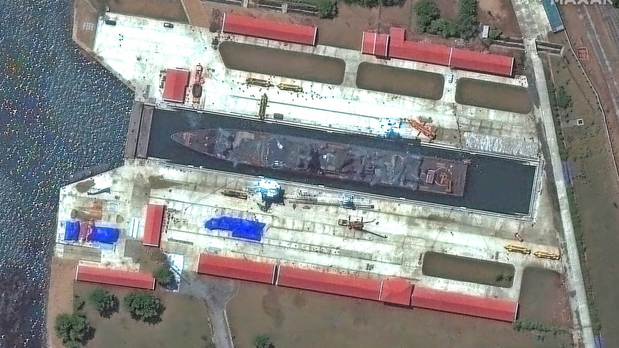 In Reparatur: Satellitenbild des im Mai beschädigten nordkoreanischen Zerstörers
