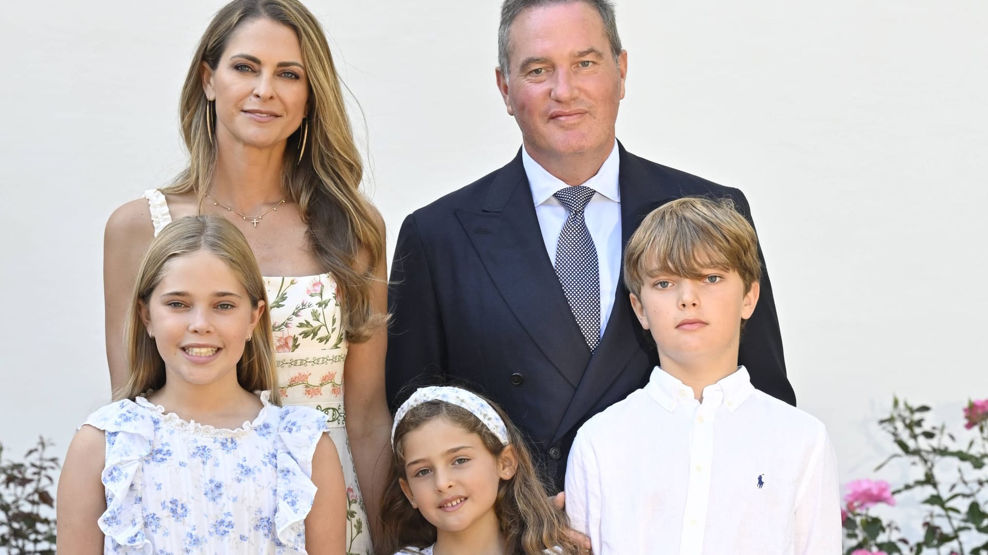 Prinzessin Madeleine mit ihrem Ehemann Chris O'Neill und ihren Kindern Leonore, Adrienne und Nicolas: Prinzessin Adrienne stand bei einem Royals-Auftritt jetzt im Fokus. Prinzessin Madeleine mit ihrem Ehemann Chris O'Neill und ihren Kindern Leonore, Adrienne und Nicolas: Prinzessin Adrienne stand bei einem Royals-Auftritt jetzt im Fokus.