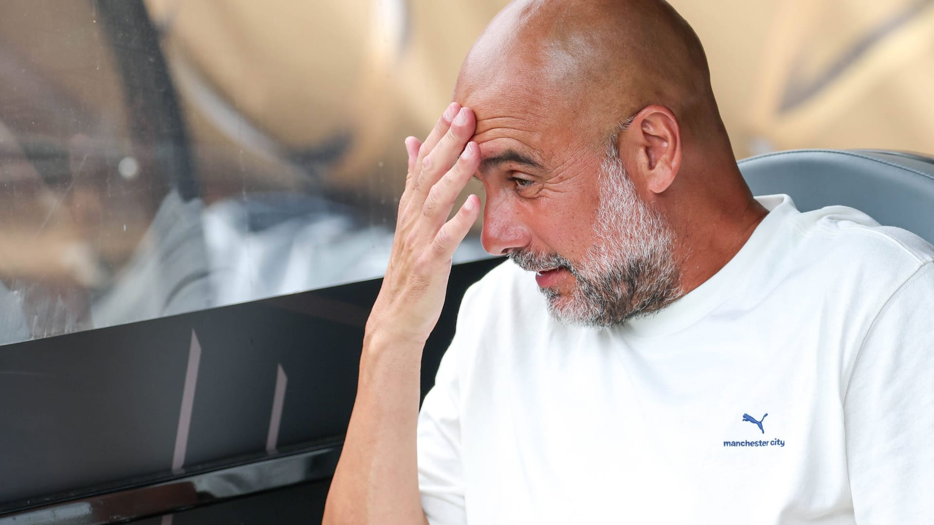 Pep Guardiola: Sein Klub hat sich ungewöhnliche Vergehen geleistet. Pep Guardiola: Sein Klub hat sich ungewöhnliche Vergehen geleistet.