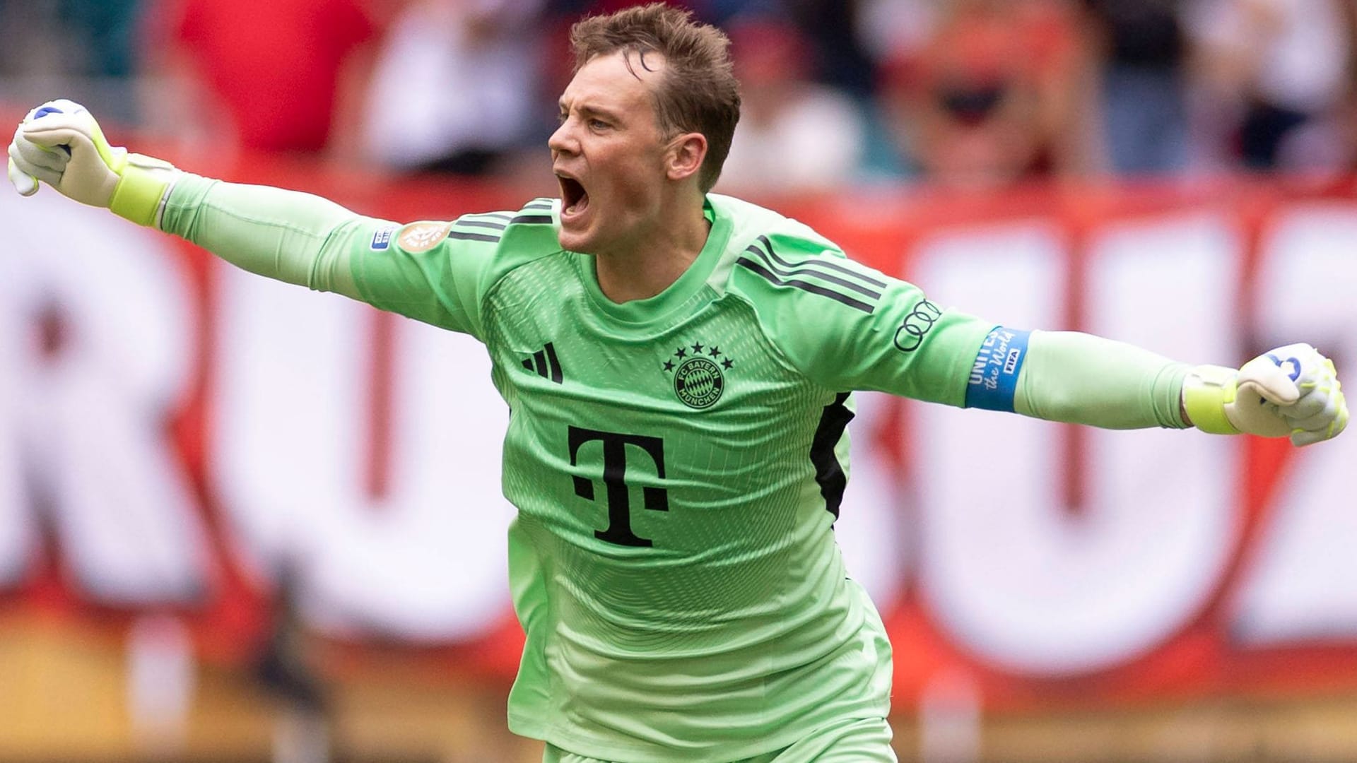 Manuel Neuer: Der Torwart steht mit dem FC Bayern im Viertelfinale. Manuel Neuer: Der Torwart steht mit dem FC Bayern im Viertelfinale.