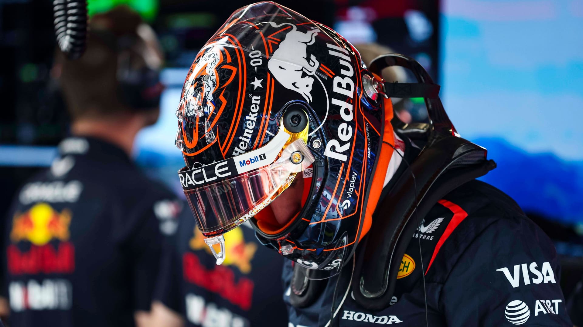 Max Verstappen: Der Niederländer erfüllte in Österreich bisher nicht seine Erwartungen. Max Verstappen: Der Niederländer erfüllte in Österreich bisher nicht seine Erwartungen.