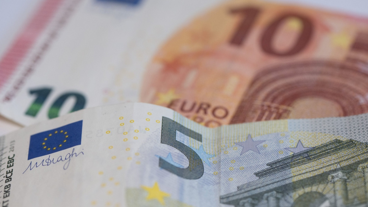 Nächste Erhöhung des Mindestlohns steht bevor: Die Bundesregierung und Gewerkschaften haben die politisch gesetzte Zielmarke von 15 Euro vor Augen.