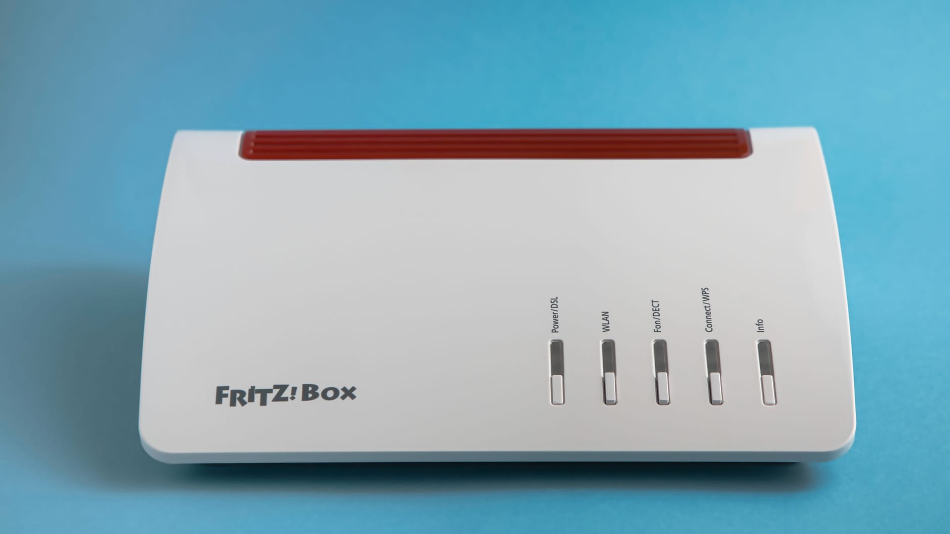 Fritzbox 7590: Seit Jahren häufen sich bei der Fritzbox 7590 von AVM Berichte über plötzliche Ausfälle des WLAN. Fritzbox 7590: Seit Jahren häufen sich bei der Fritzbox 7590 von AVM Berichte über plötzliche Ausfälle des WLAN.