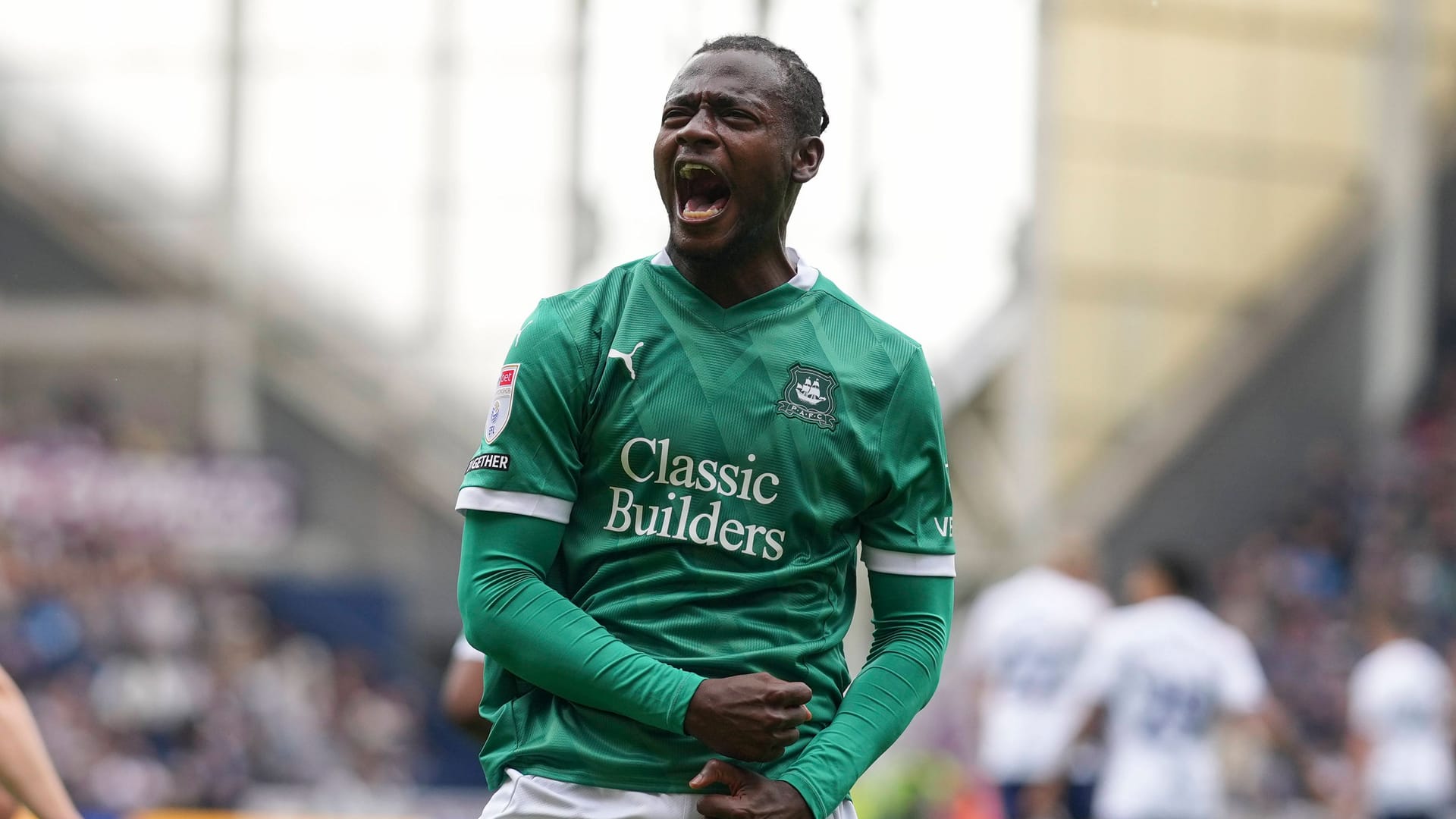 Mustapha Bundu jubelt: Der Offensivspieler ist der zehnte Sommerneuzugang von Hannover 96. Mustapha Bundu jubelt: Der Offensivspieler ist der zehnte Sommerneuzugang von Hannover 96.