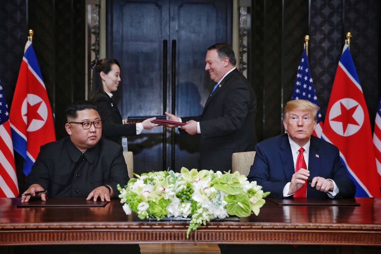 Nordkoreas Diktator Kim Jong Un mit dem amerikanischen Präsidenten Donald Trump im Jahr 2018 in Singapur