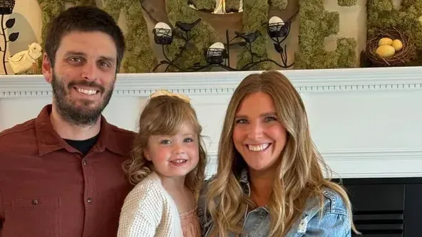 Kevin und Lauren Miller mit ihrer Tochter: Nach dem Tod der TV-Produzentin wurde eine Go-fund-me-Seite eingerichtet. Kevin und Lauren Miller mit ihrer Tochter: Nach dem Tod der TV-Produzentin wurde eine Go-fund-me-Seite eingerichtet.
