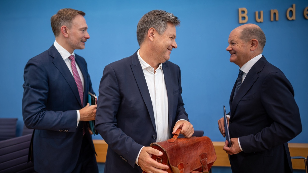 Schwieriges Trio: Der FDP-Vorsitzende und Finanzminister Christian Lindner, Wirtschaftsminister Robert Habeck (Grüne) und Bundeskanzler Olaf Scholz (SPD)