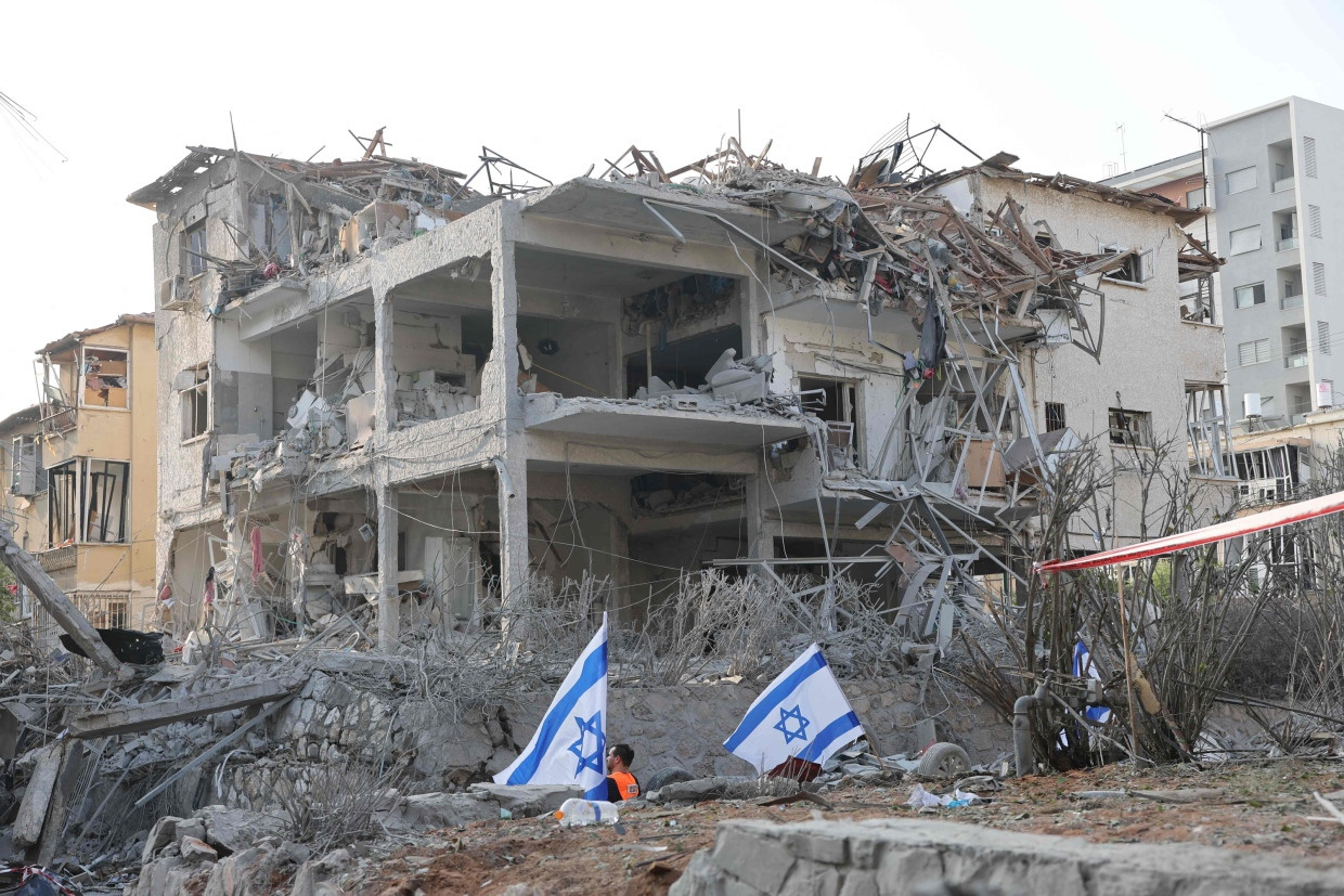 Zerstörte Gebäude in Ramat Gan, einem Vorort von Tel Aviv, am Morgen des 14. Juni 2024