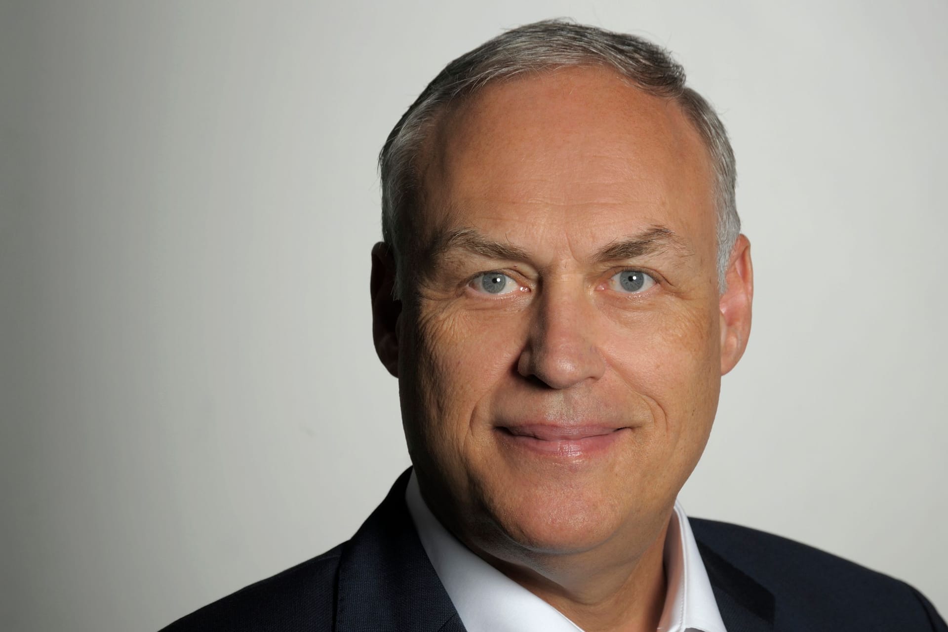 Professor Dr. Bernd Kladny Professor Dr. Bernd Kladny