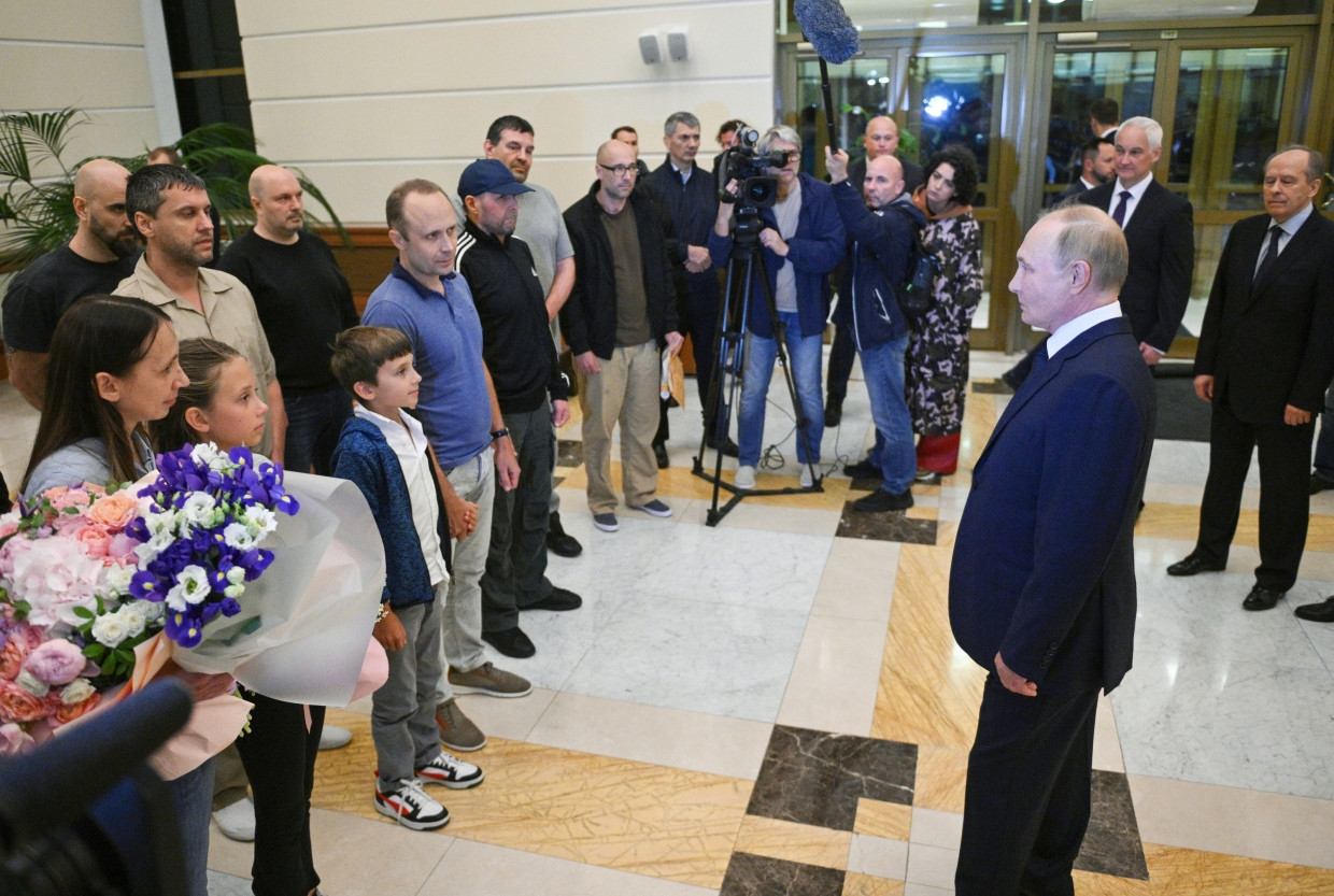 Nach dem größten Gefangenenaustausch zwischen Russland und dem Westen seit dem Ende des Kalten Krieges: Putin im Gespräch mit Spionen