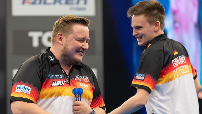 Martin Schindler (li.) und Ricardo Pietreczko: Coup gegen die Favoriten aus England. Martin Schindler (li.) und Ricardo Pietreczko: Coup gegen die Favoriten aus England.