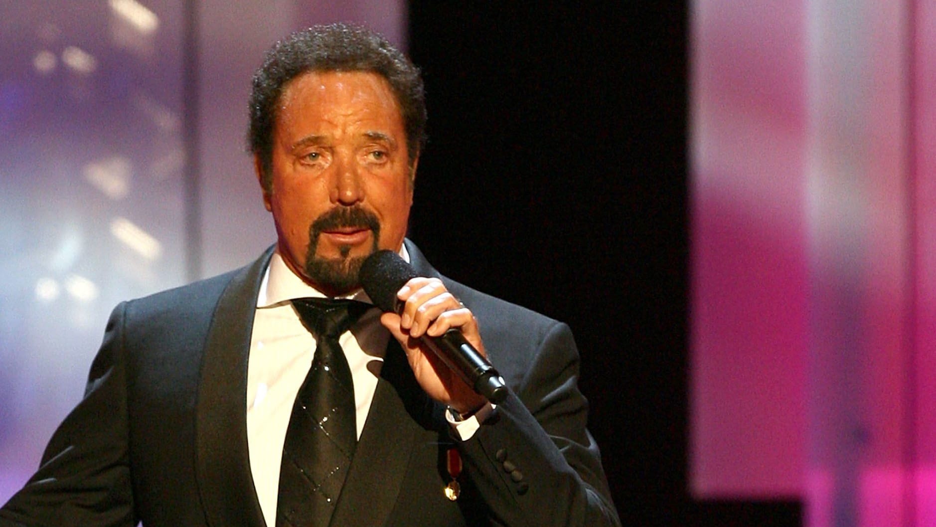 Tom Jones: Er feierte mit Songs wie "It's Not Unusual" und "Sex Bomb" Erfolge. Tom Jones: Er feierte mit Songs wie "It's Not Unusual" und "Sex Bomb" Erfolge.