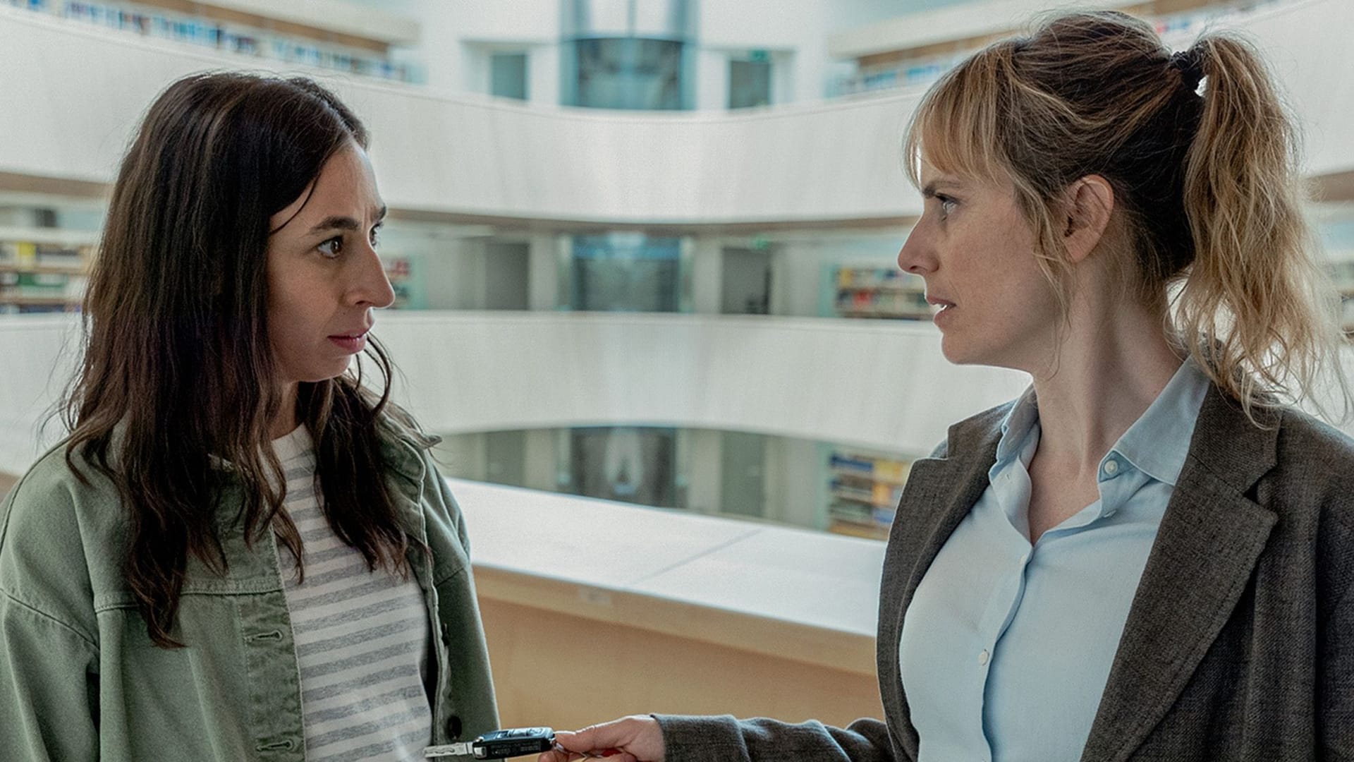 Carol Schuler als Kommissarin Tess Ott und Anna Pieri Zuercher als Kommissarin Isabelle Grandjean: Die Ermittlerinnen kommen nicht bei allen Zuschauern gut an. Carol Schuler als Kommissarin Tess Ott und Anna Pieri Zuercher als Kommissarin Isabelle Grandjean: Die Ermittlerinnen kommen nicht bei allen Zuschauern gut an.