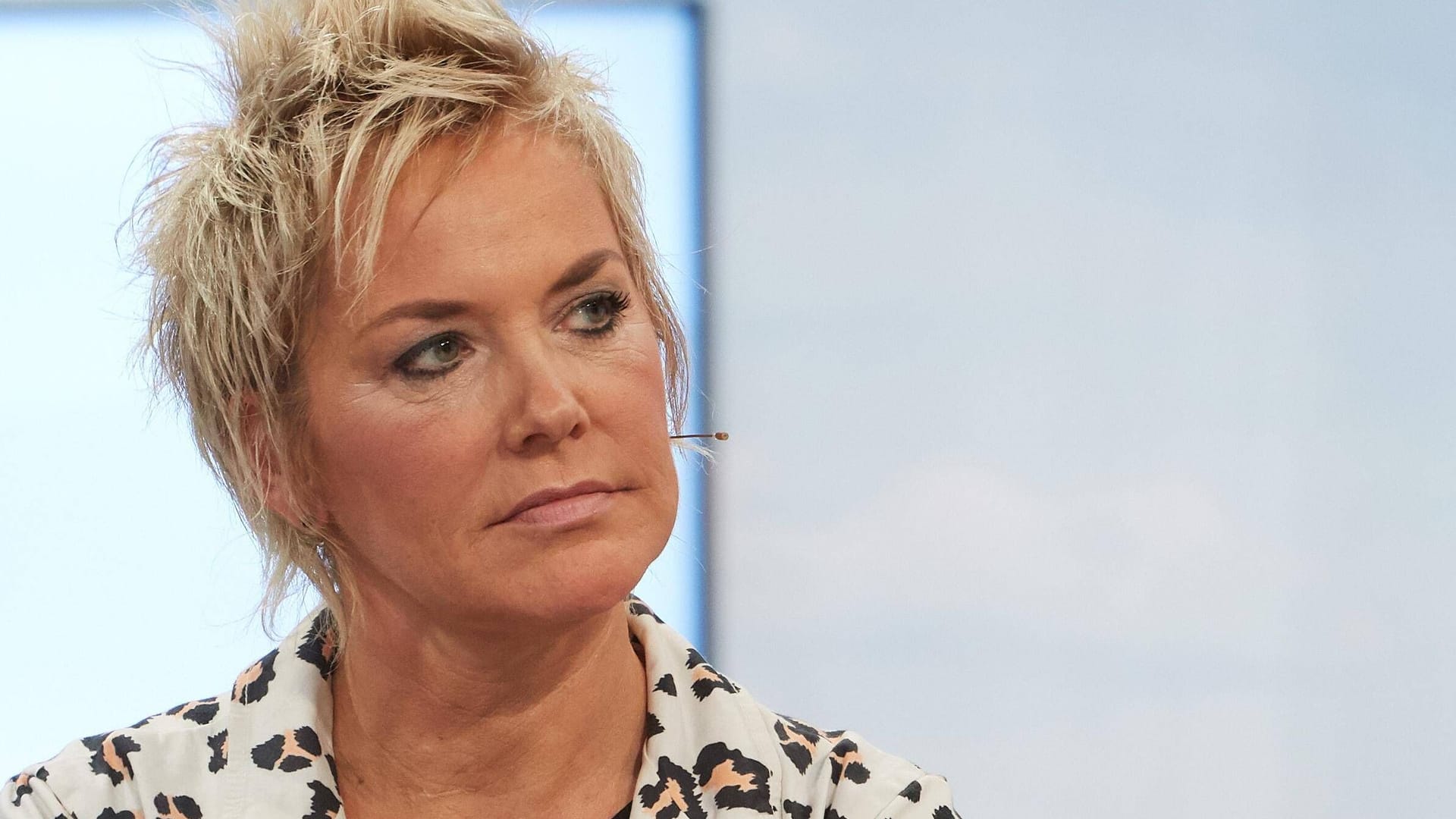 Inka Bause: Die Moderatorin wirkt nachdenklich ob der politischen Entwicklung in Deutschland. Inka Bause: Die Moderatorin wirkt nachdenklich ob der politischen Entwicklung in Deutschland.
