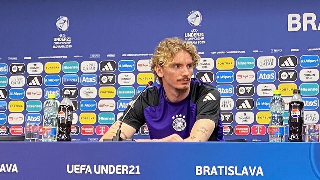 Nick Woltemade auf der DFB-Pressekonferenz vor dem Finale der U21-EM: Keine Infos zu den Spekulationen. Nick Woltemade auf der DFB-Pressekonferenz vor dem Finale der U21-EM: Keine Infos zu den Spekulationen.
