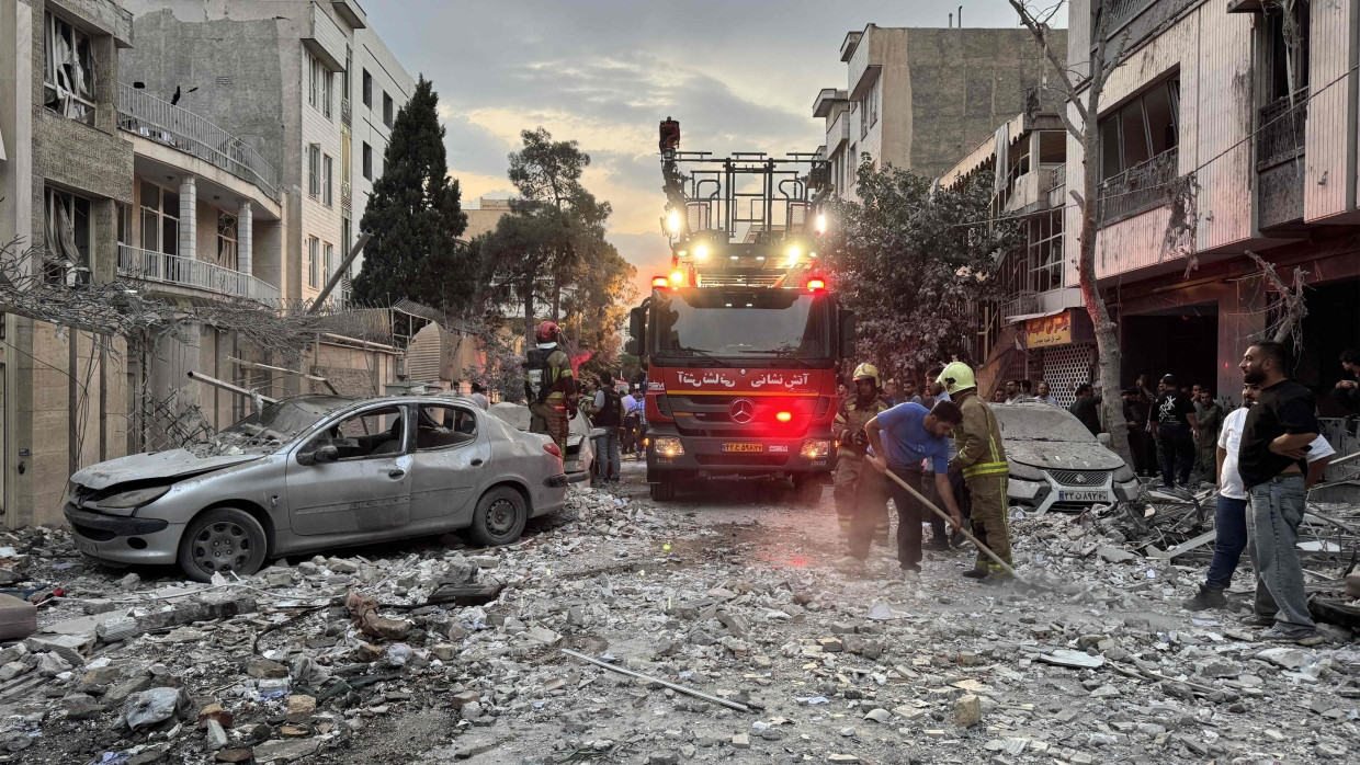 Nach den ersten Luftschlägen Israels auf Iran, hier in Teheran