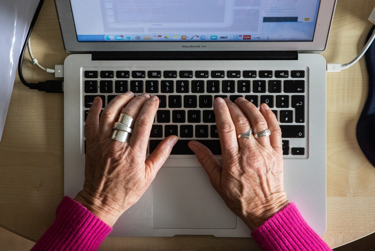 Offen für die Onlinewelt: Viele Ältere sind bereit, sich die neuen Kompetenzen anzueignen. Aber nicht alle finden dafür die richtige Unterstützung.