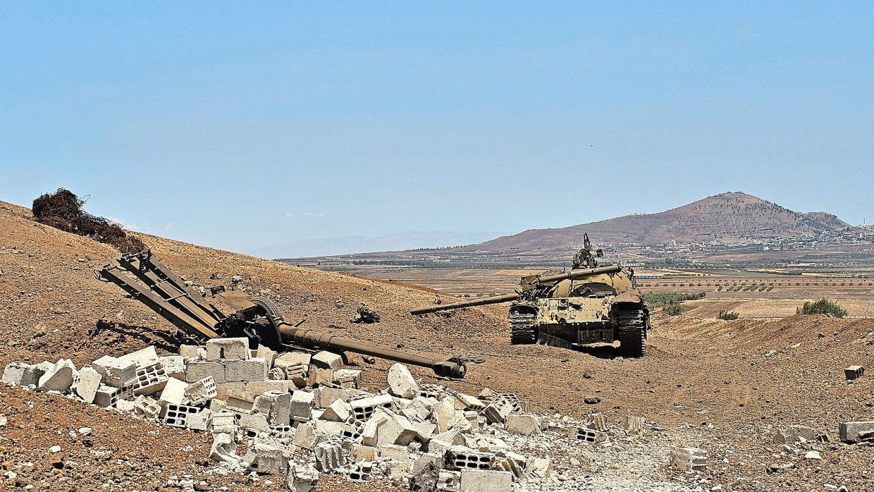 Folgen des israelischen Gegenschlags: Zerstörtes Militärgerät in Südsyrien