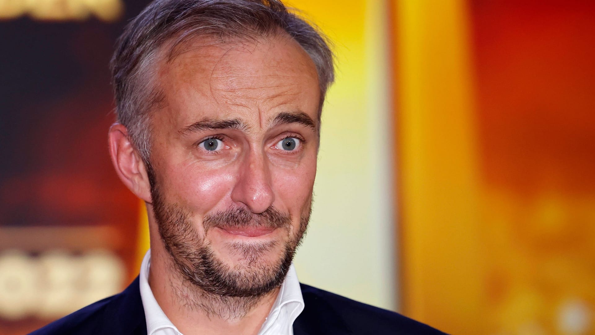 Jan Böhmermann: Er plauderte in "Böhmi brutzelt" mit Promis am Herd. Jan Böhmermann: Er plauderte in "Böhmi brutzelt" mit Promis am Herd.