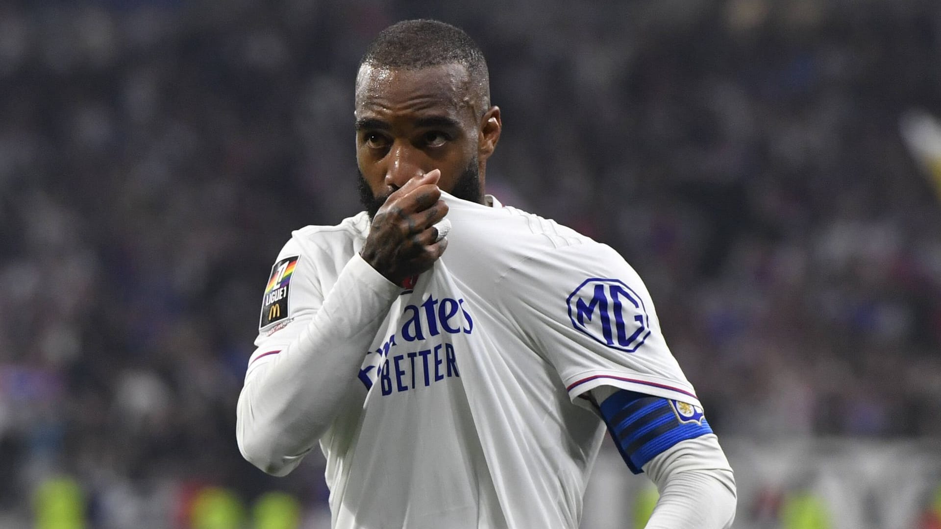 Alexandre Lacazette: Er spielt künftig in der zweiten Liga. Alexandre Lacazette: Er spielt künftig in der zweiten Liga.
