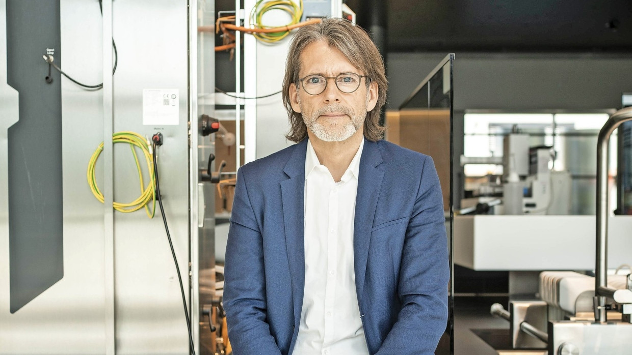 Joachim Kreuzburg, 60, hört diese Woche beim Labor- und Pharmazulieferer Sartorius aus Göttingen auf - nach fast 23 Jahren als Vorstandsvorsitzender.