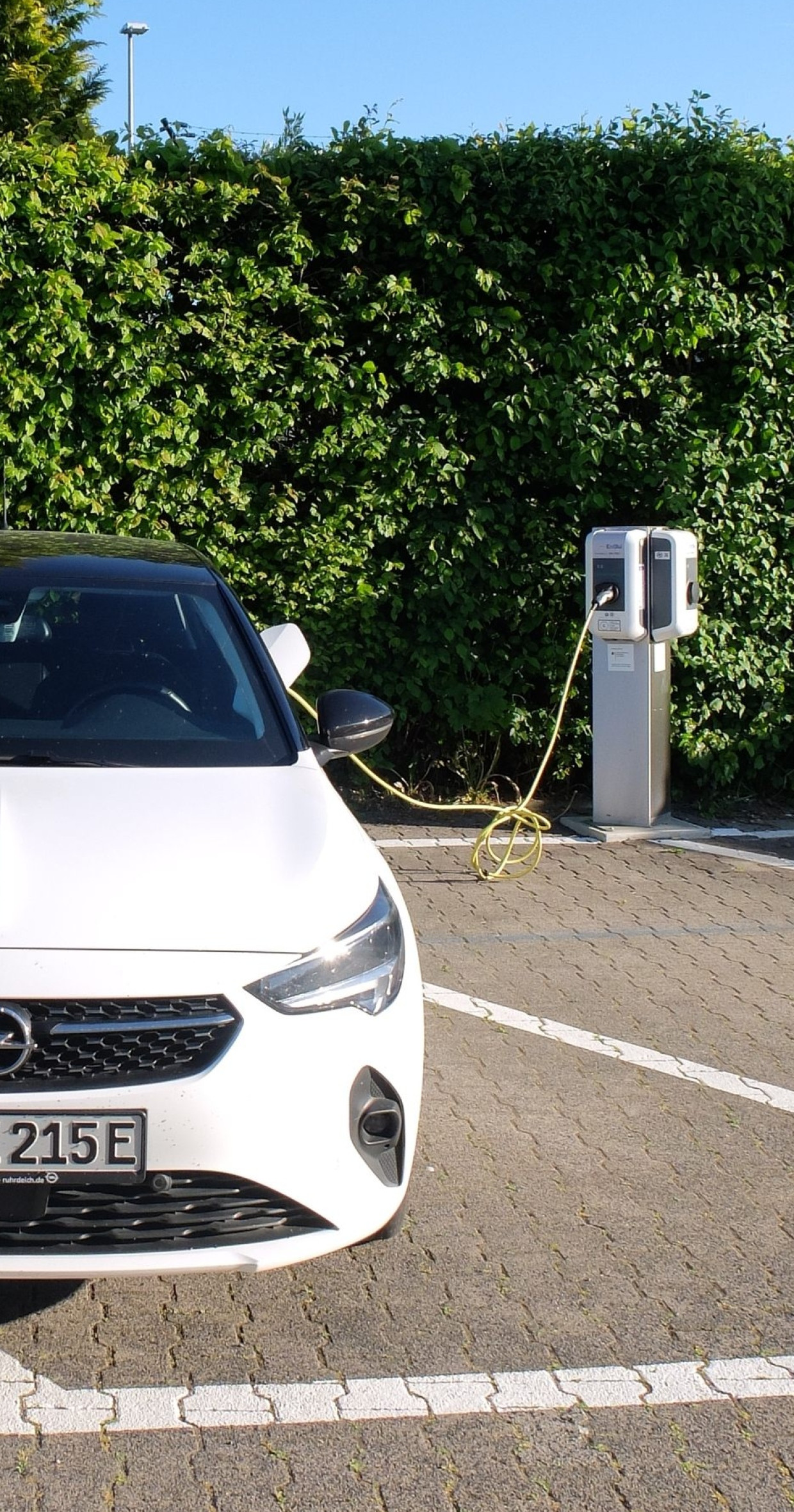 Zwangspause: Das Auto will geladen werden.