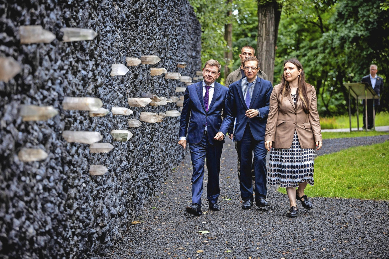 Wadephul Ende Juni beim Besuch der Holocaust-Gedenkstätte Babyn Jar in der Ukraine