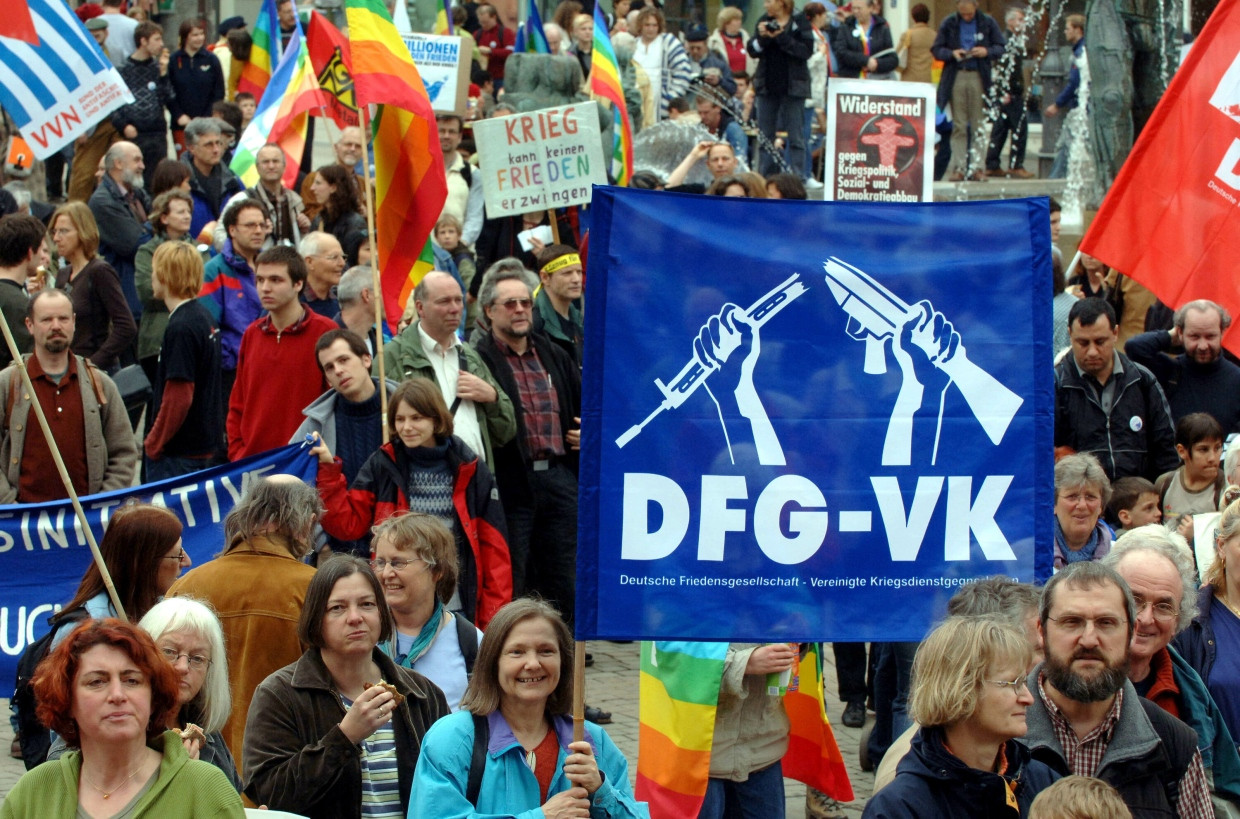 Vor dem Aussetzen der Wehrpflicht: Kriegsdienstgegner im Jahr 2005 auf dem Ostermarsch in Heilbronn
