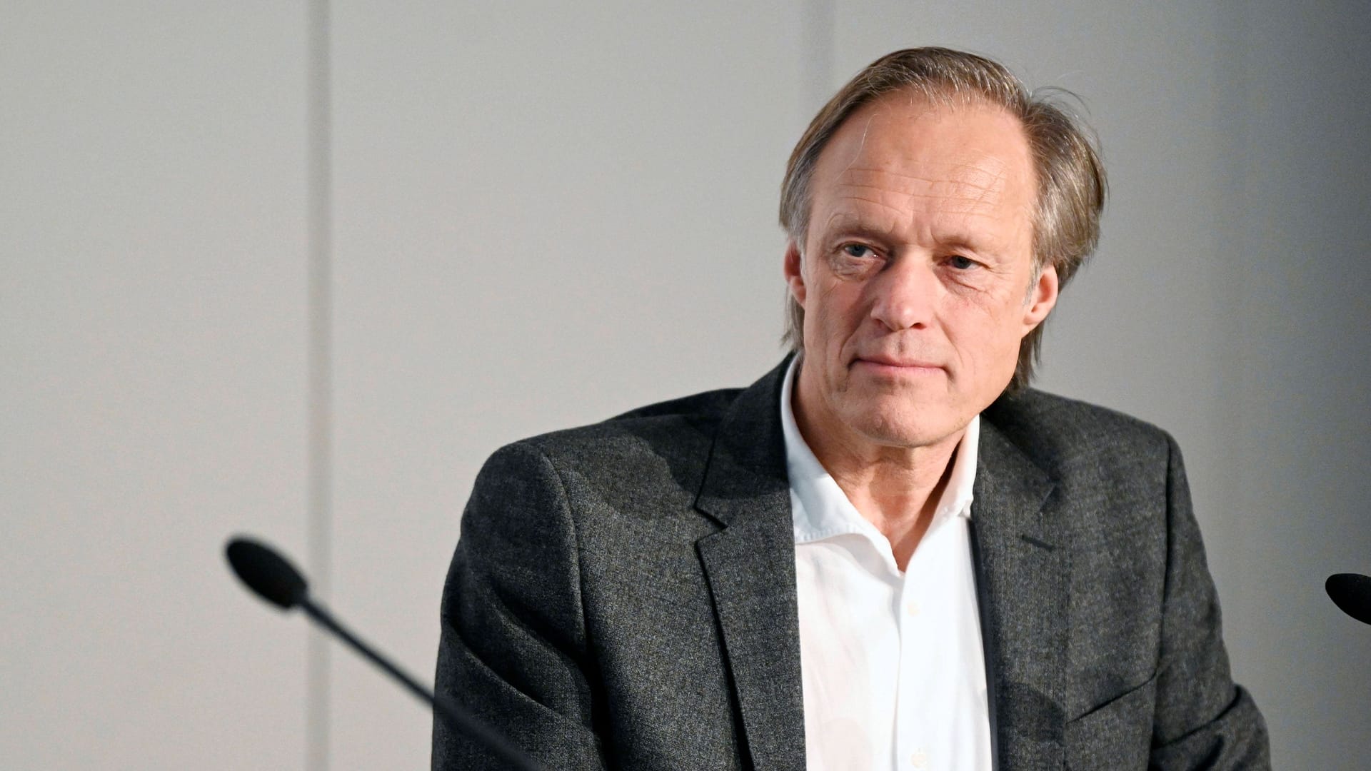 Gerhard Delling: Er ist Angeklagter im Block-Prozess. Gerhard Delling: Er ist Angeklagter im Block-Prozess.