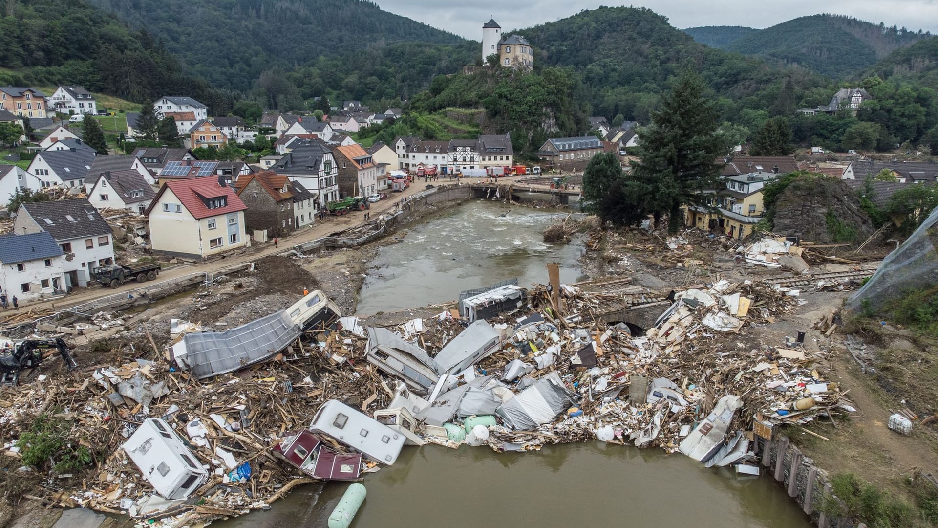 Nach der Flutkatastrophe im Ahrtal Nach der Flutkatastrophe im Ahrtal
