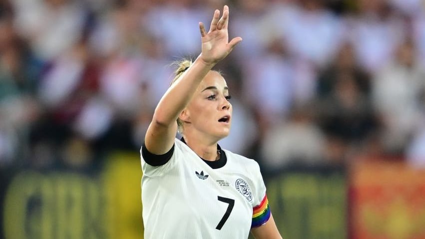 Giulia Gwinn. Giulia Gwinn.