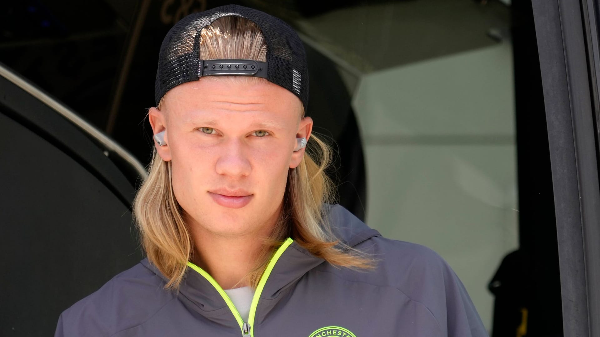 Erling Haaland: Der Fußballer hat mit seiner Partnerin ein Kind. Erling Haaland: Der Fußballer hat mit seiner Partnerin ein Kind.