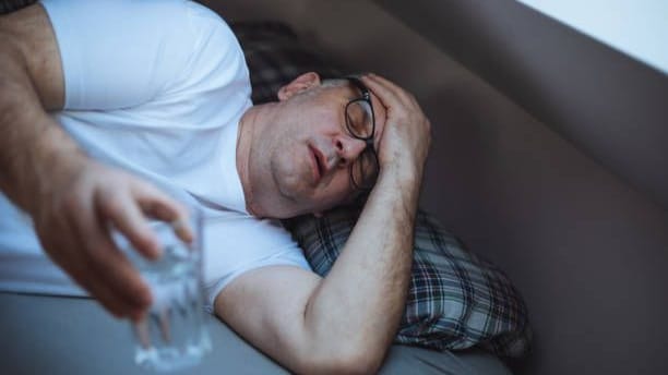 Kreislaufprobleme drohen: Bei Hitze sollte grundsätzlich mehr als normalerweise getrunken werden. Das gilt auch für gesunde Menschen. Kreislaufprobleme drohen: Bei Hitze sollte grundsätzlich mehr als normalerweise getrunken werden. Das gilt auch für gesunde Menschen.