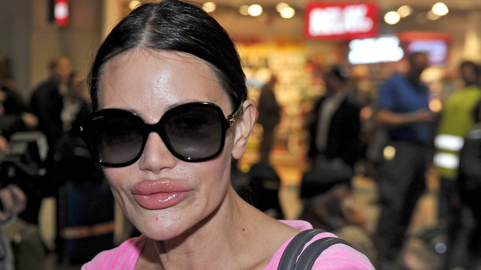 Djamila Rowe: Eigentlich wollte der Realitystar wieder natürlicher aussehen. Djamila Rowe: Eigentlich wollte der Realitystar wieder natürlicher aussehen.